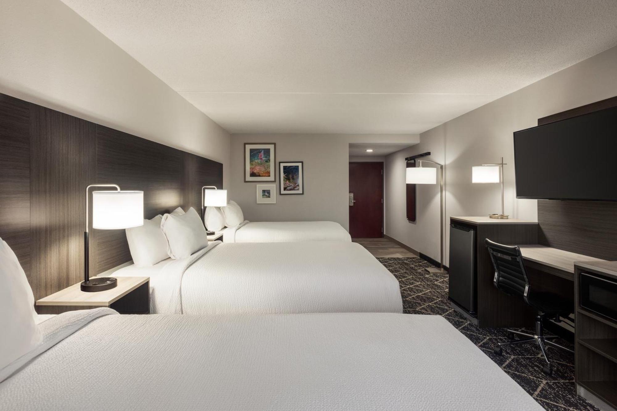 La Quinta Inn & Suites By Wyndham Lake George Exterior foto