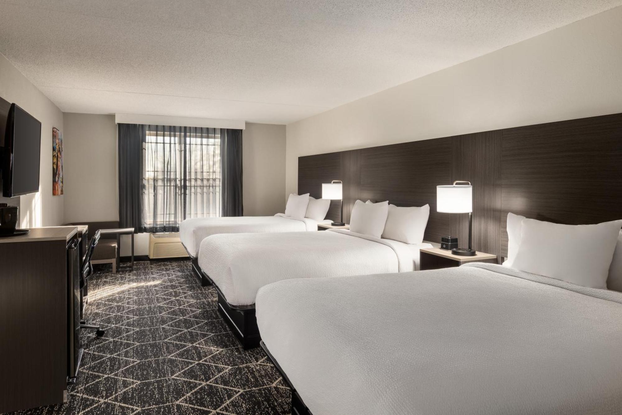La Quinta Inn & Suites By Wyndham Lake George Exterior foto
